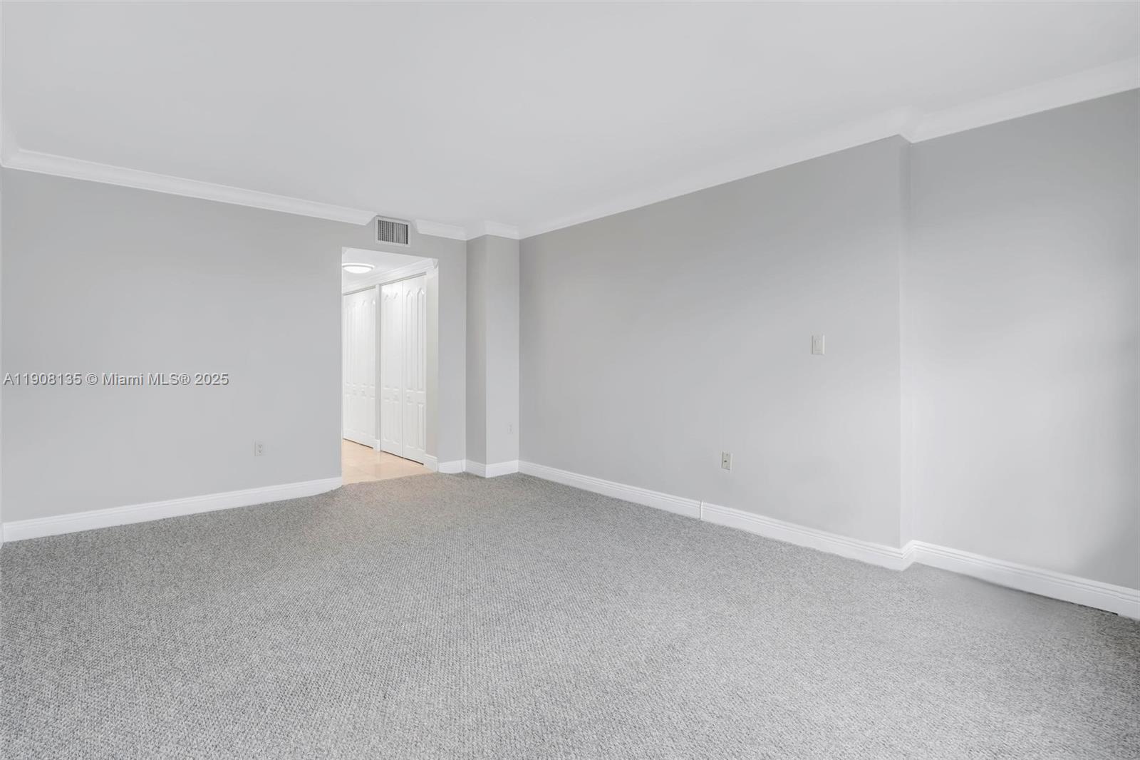 BRICKELL BAY CLUB CONDO - Residential Lease