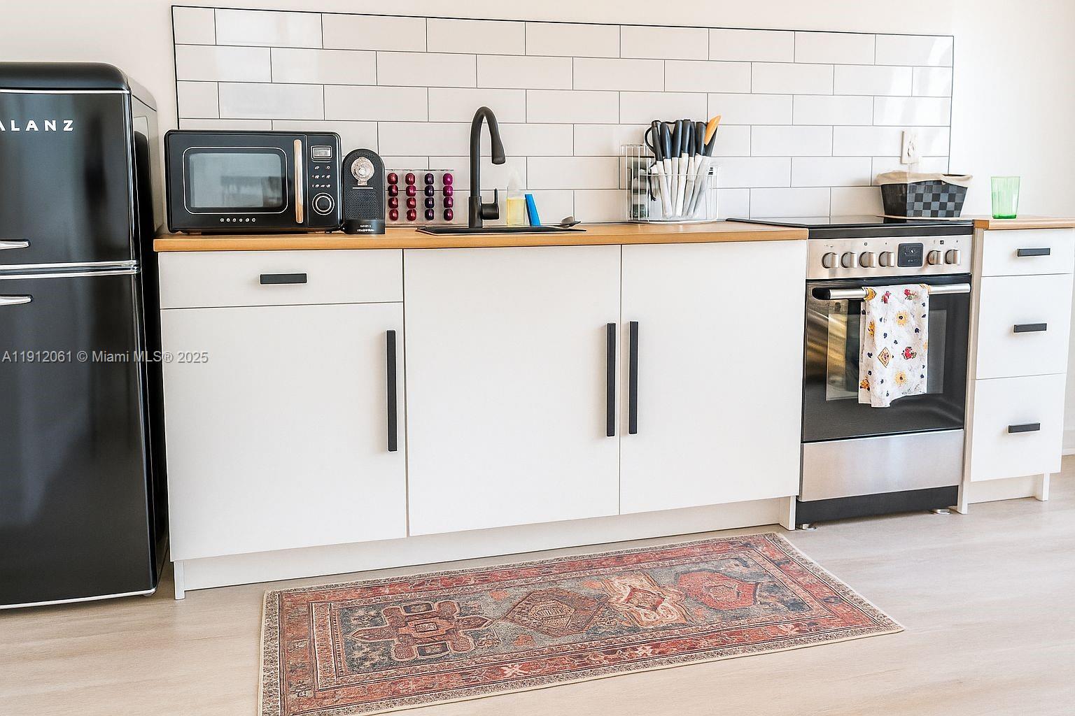 BEACH BAY SUB - Residential Lease