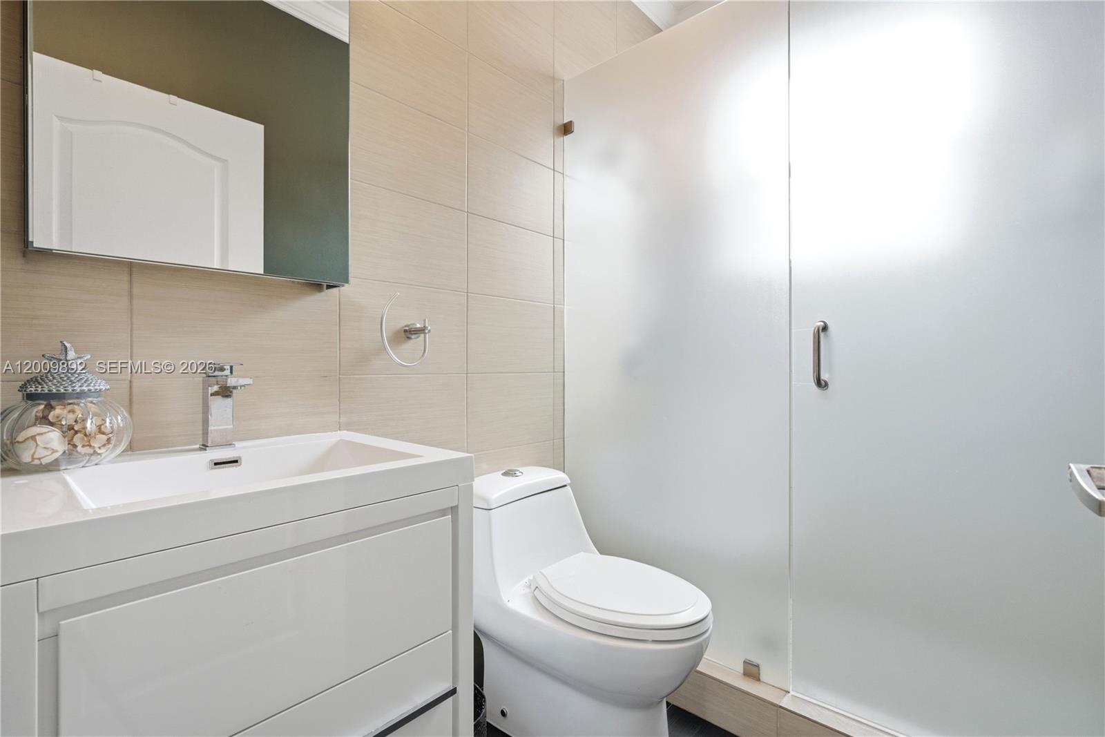 ISLANDS AT DORAL - Residential