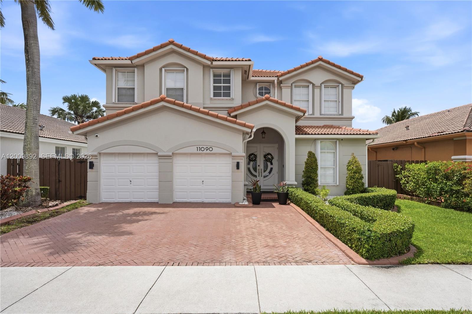 ISLANDS AT DORAL - Residential