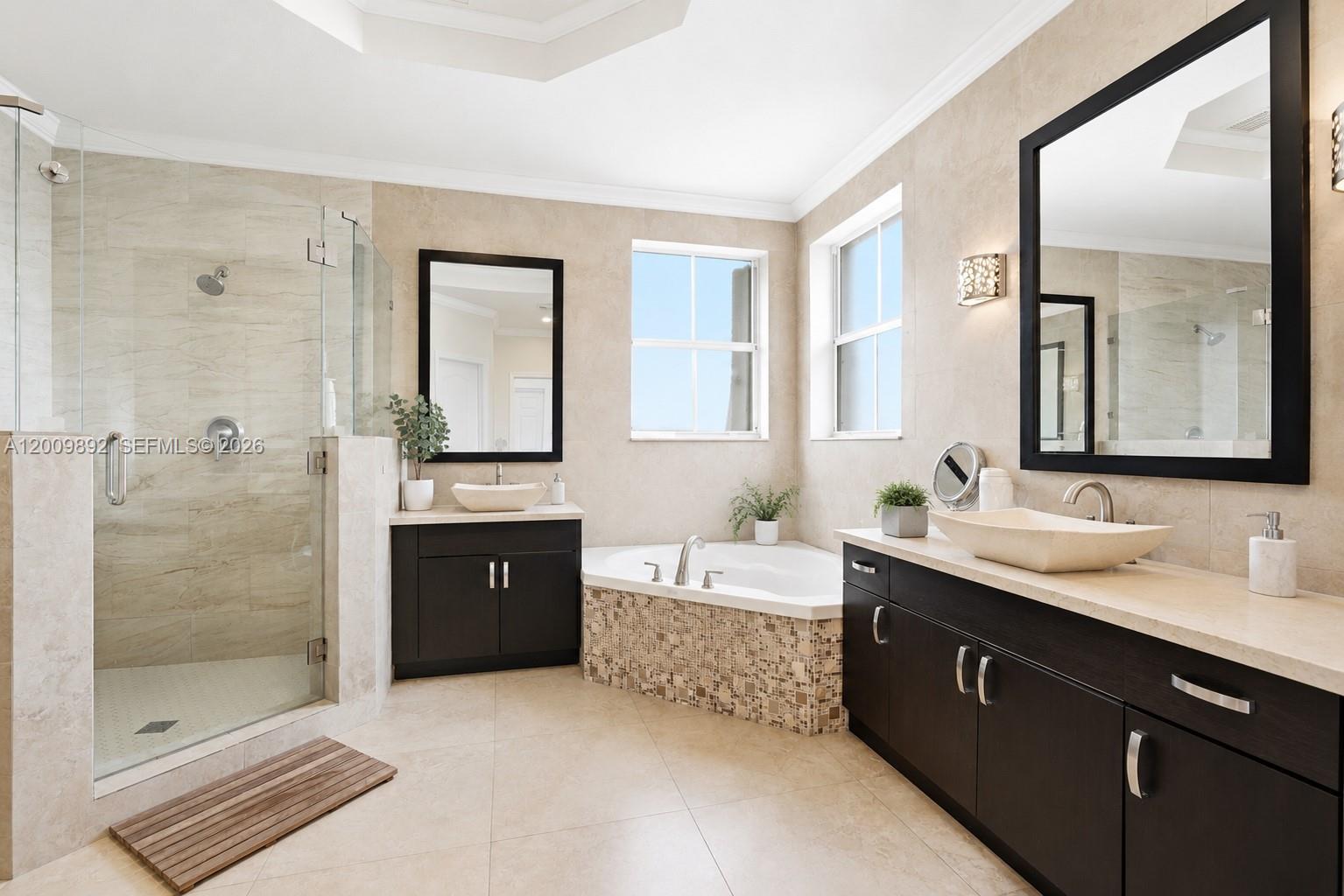 ISLANDS AT DORAL - Residential