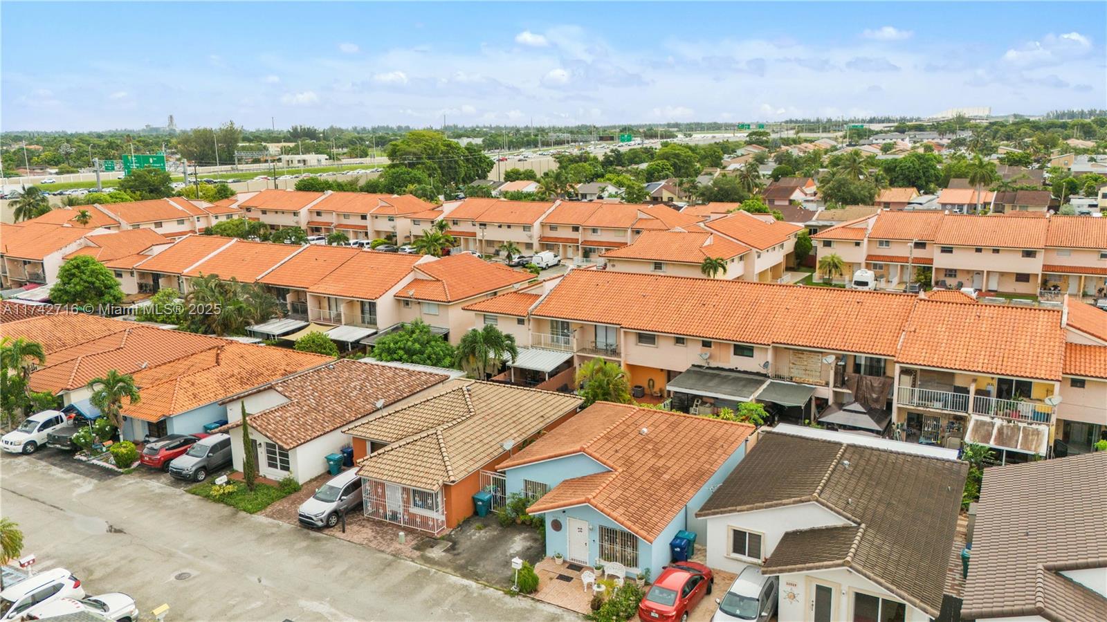 UNIVERSITY COURTS SUB - Residential