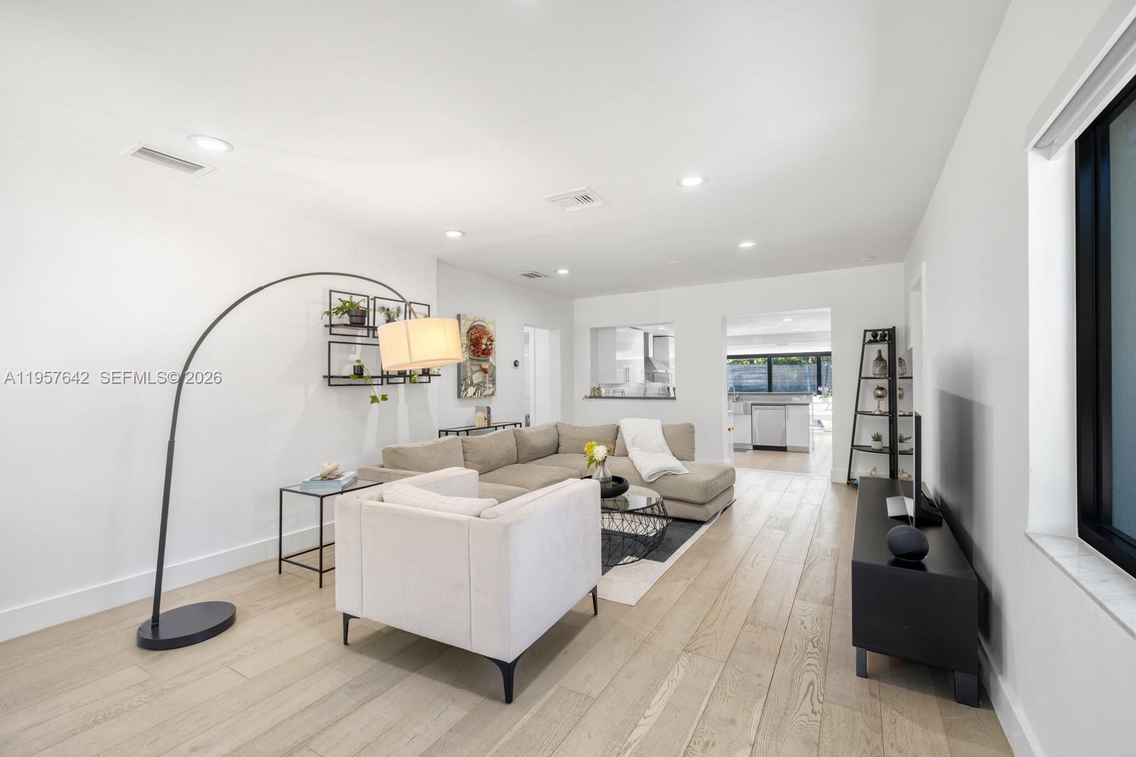 SILVER BLUFF EST SEC C - Residential