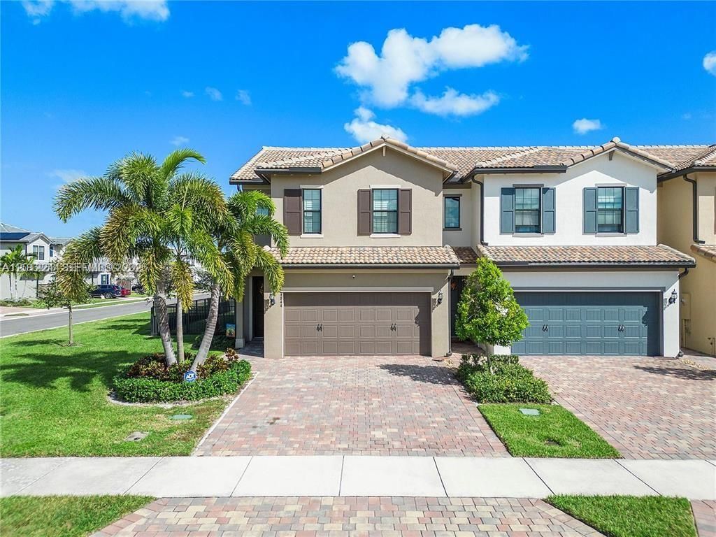 Photo of 4844 San Fratello Cir, Lake Worth, FL 33467 (MLS # A12012244)