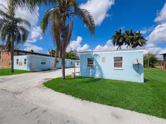 625 W AVENUE A, BELLE GLADE, FL 33430 - Image 9fcc4d59437e7cd69d832ddb8d67c3fa/3395634128