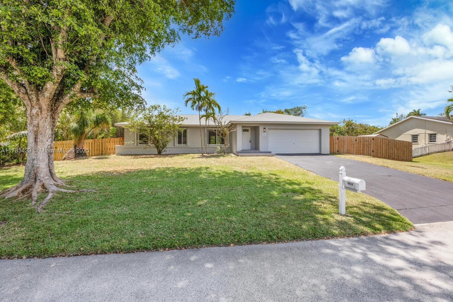 Rental Property at 8424 Sw 181st Ter, Palmetto Bay, Miami-Dade County, Florida - Bedrooms: 3 
Bathrooms: 2  - $4,200 MO.