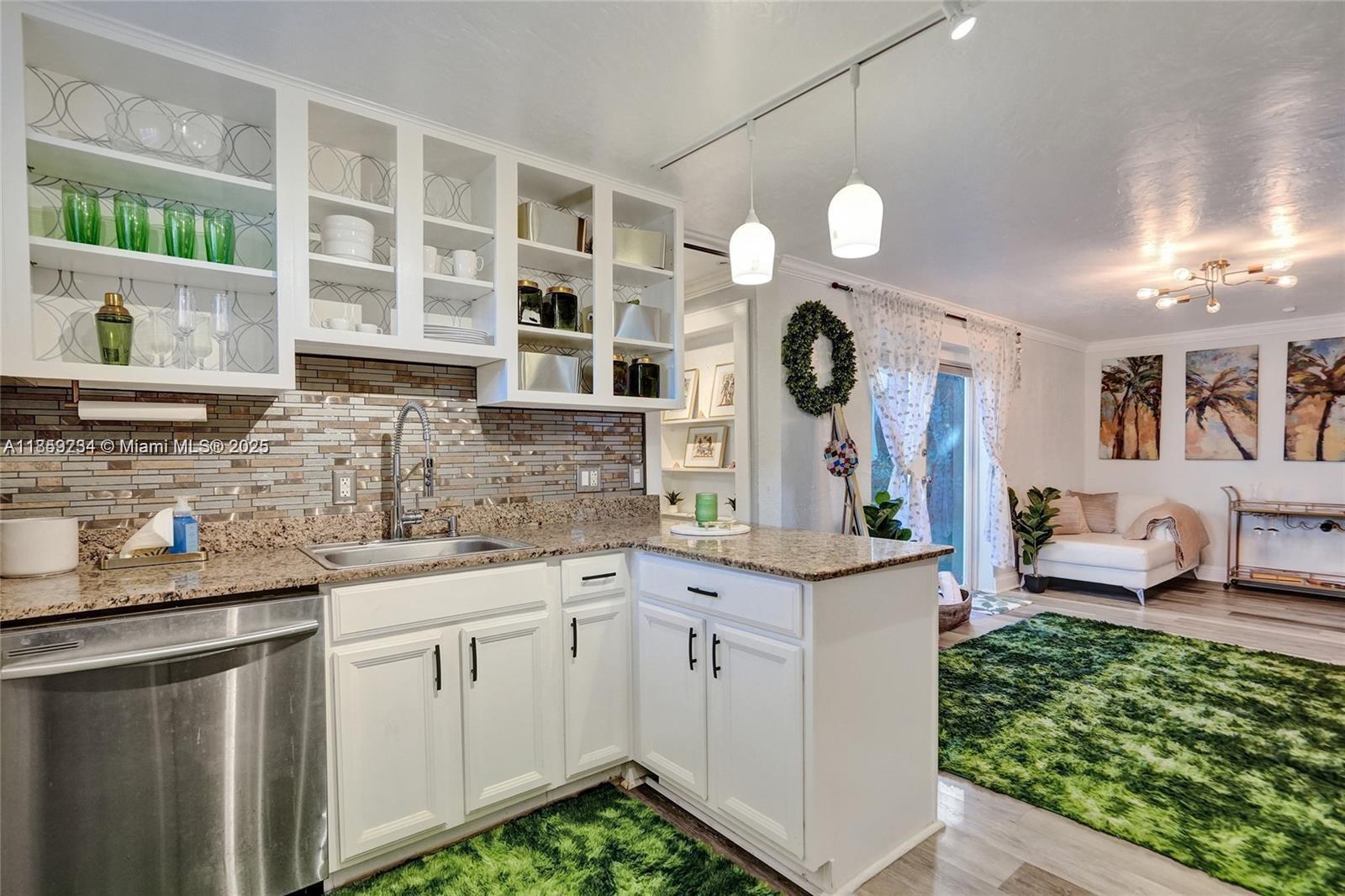 HERON HOUSE CONDO - Residential