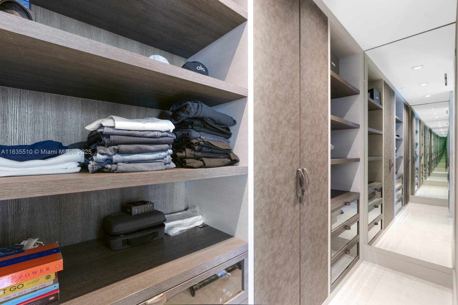 MUSE CONDO - Residential