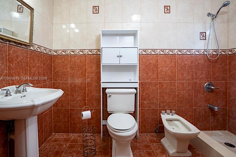 KIRKLAND HEIGHTS AMD - Residential Lease