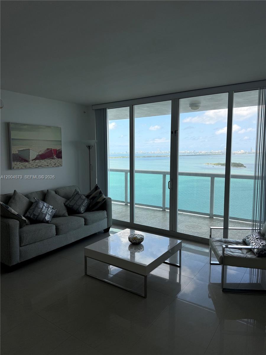 1800 N Bayshore Dr 2107