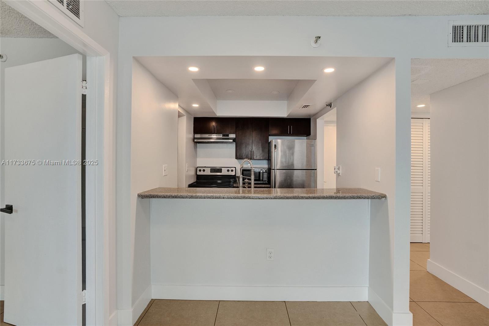 MADISON DOWNTOWN CONDO - Residential Lease
