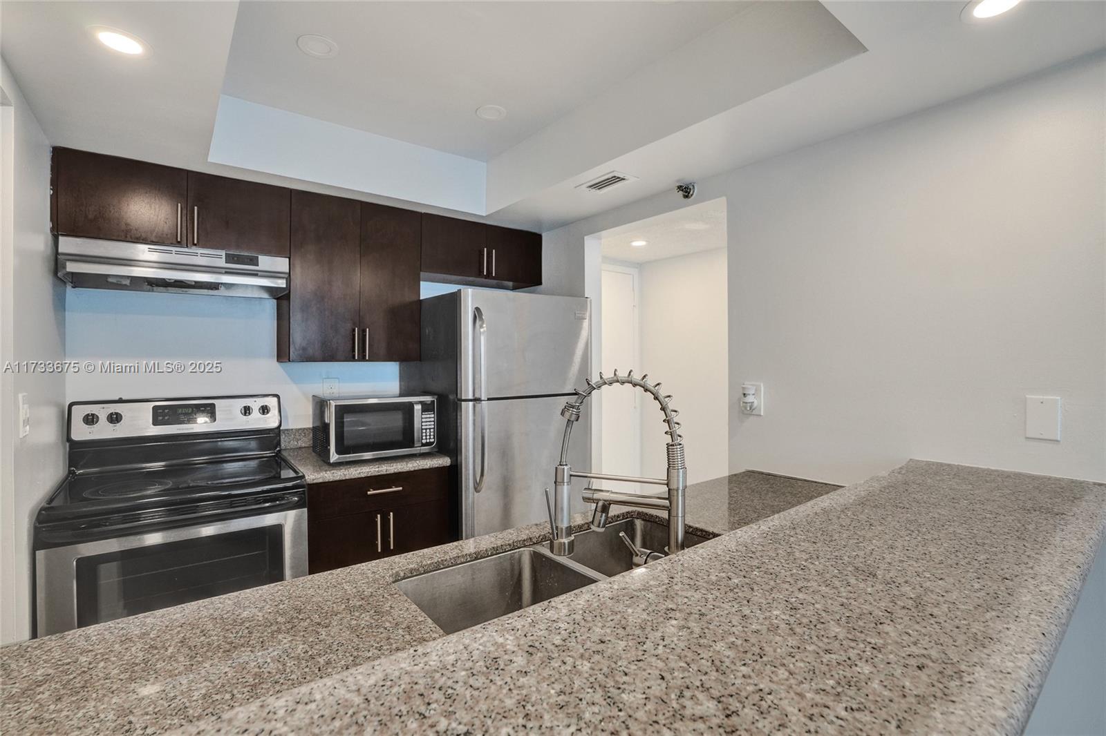 MADISON DOWNTOWN CONDO - Residential Lease