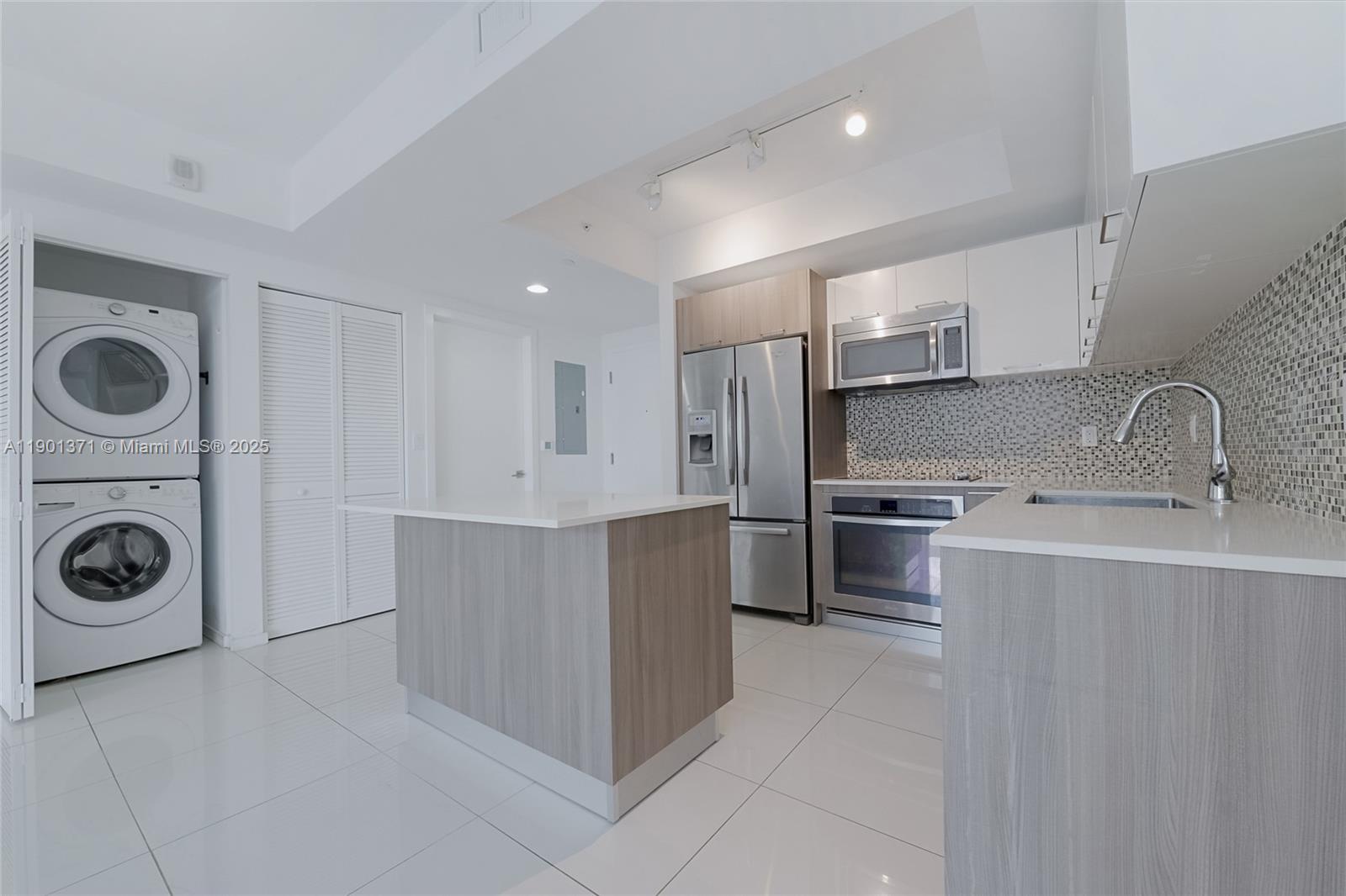 View photos, virtual tours, details... 5300 Paseo Blvd 1205