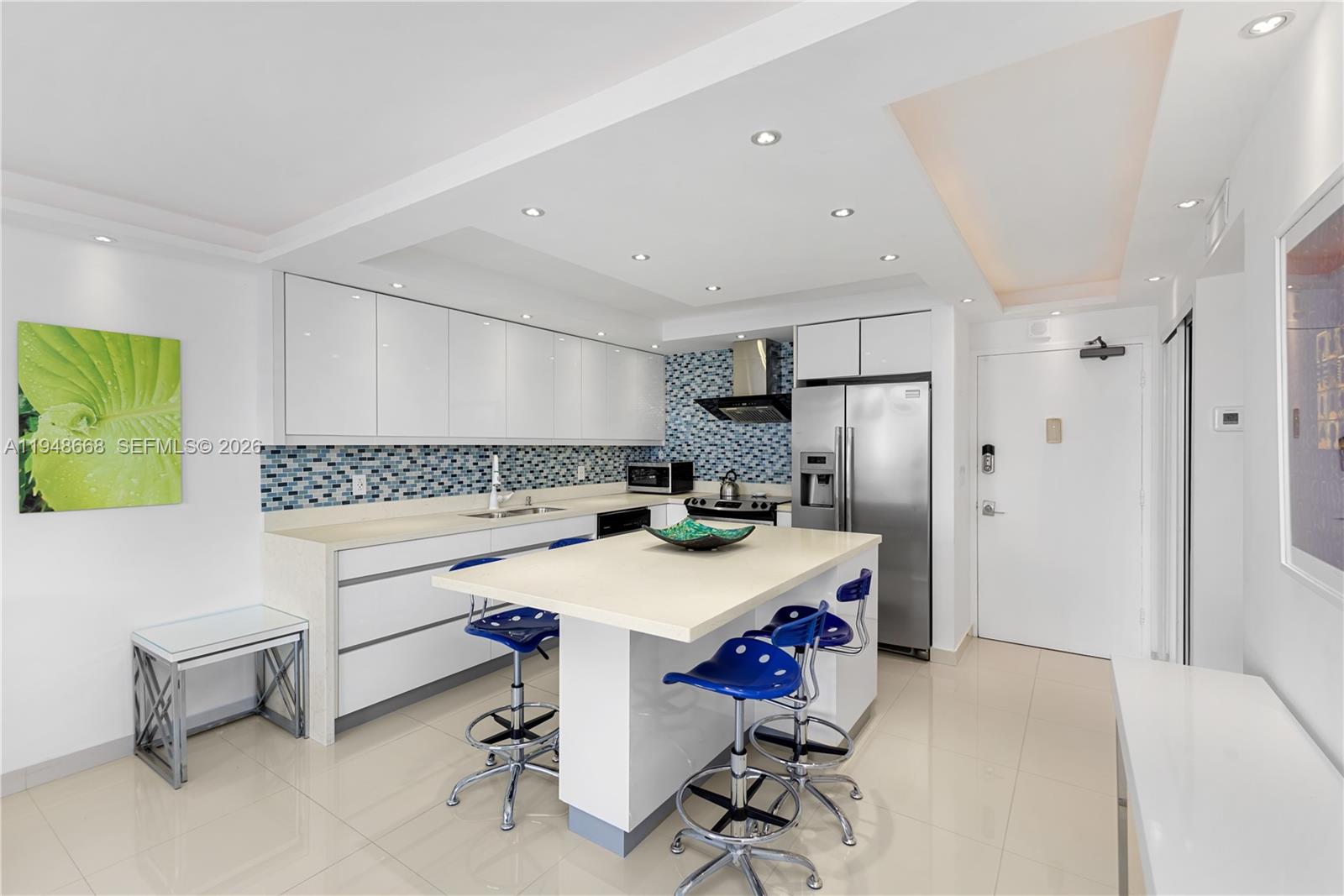 THE PRESIDENTIAL CONDO - Residential