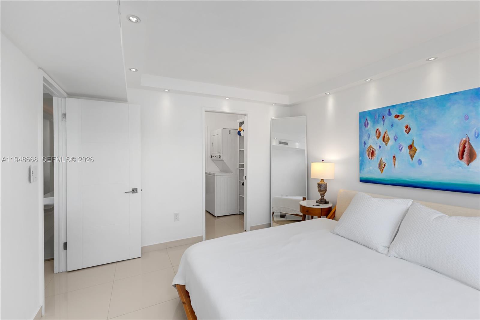 THE PRESIDENTIAL CONDO - Residential