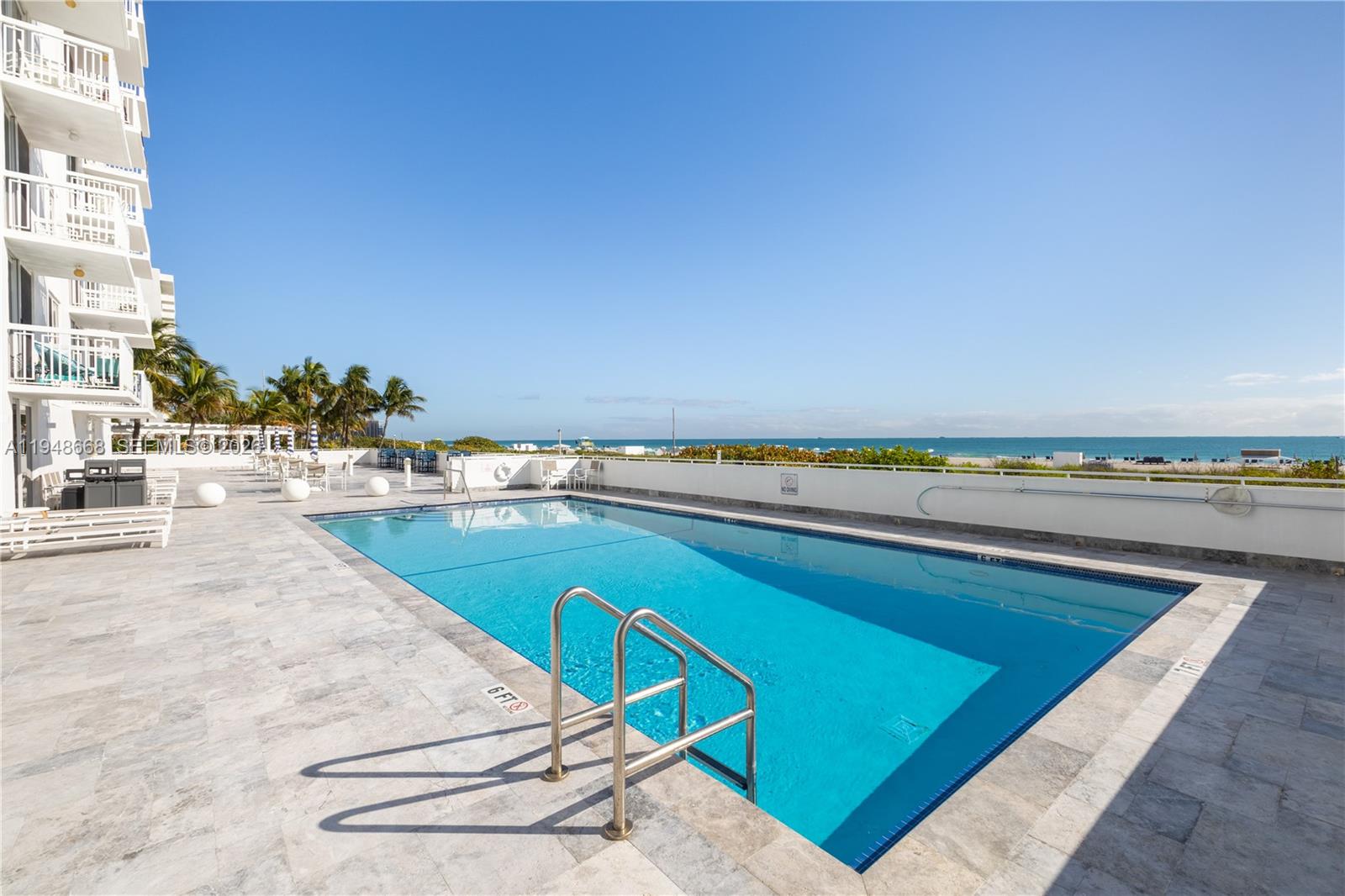 THE PRESIDENTIAL CONDO - Residential