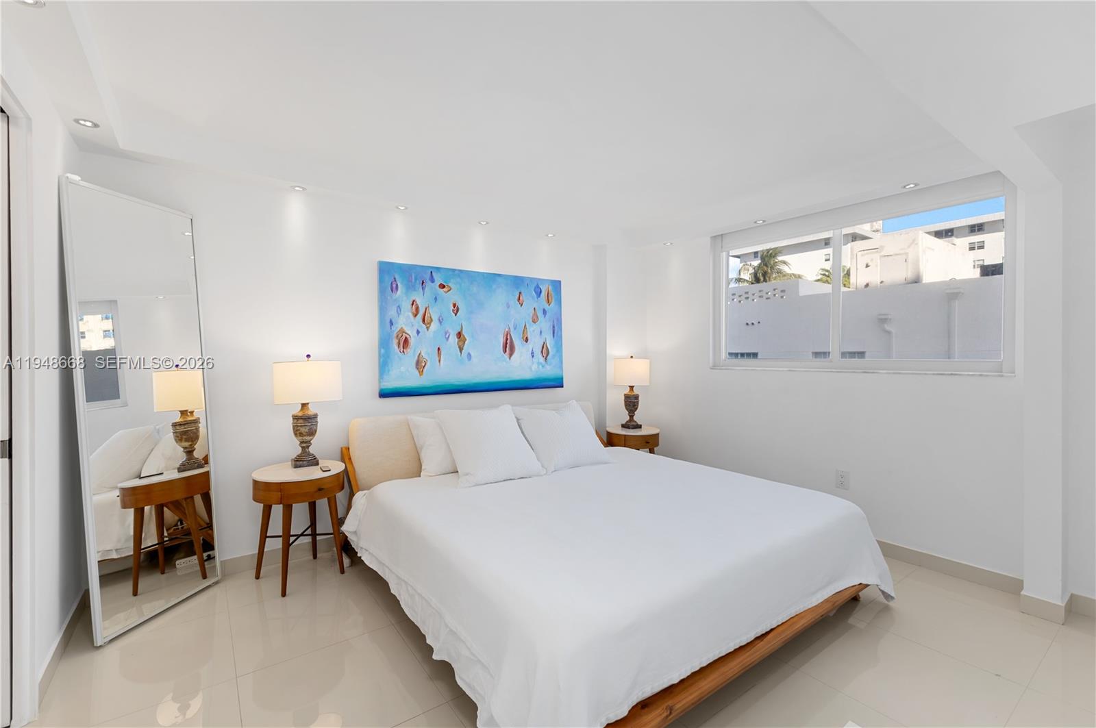 THE PRESIDENTIAL CONDO - Residential