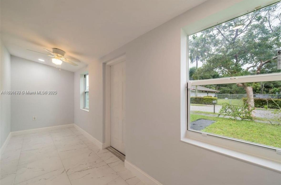 425 NW 14TH WAY