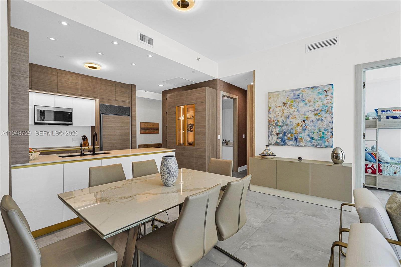 TRUMP TOWER ONE - Residential