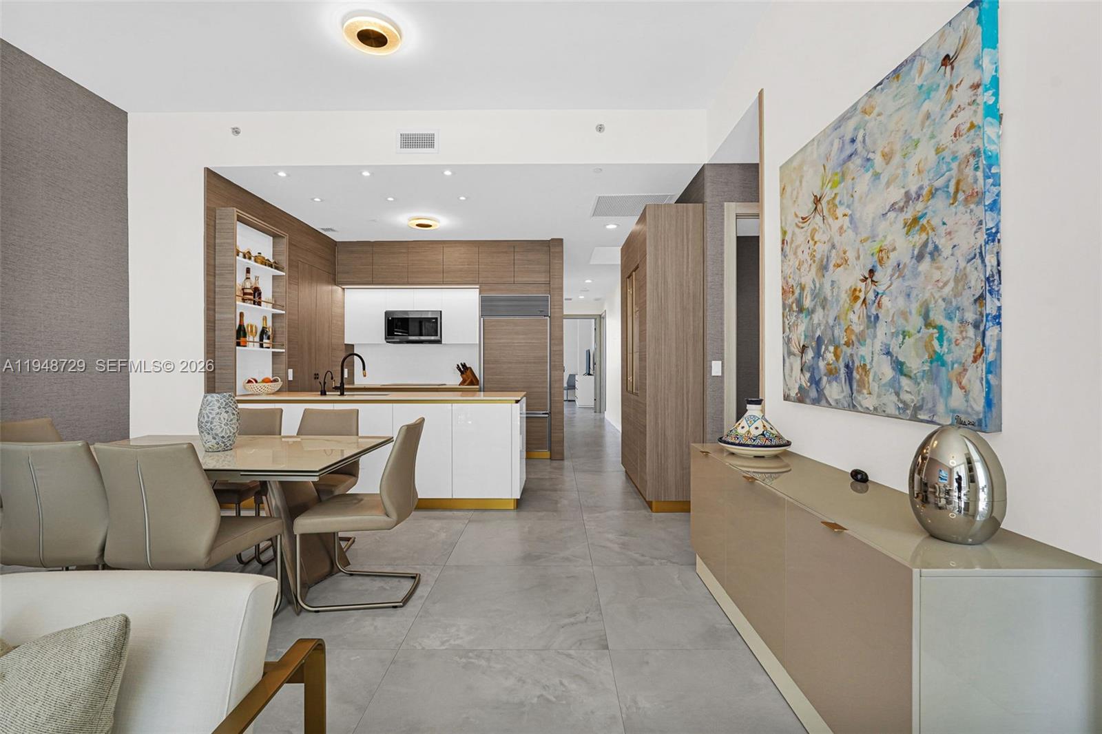 TRUMP TOWER ONE - Residential