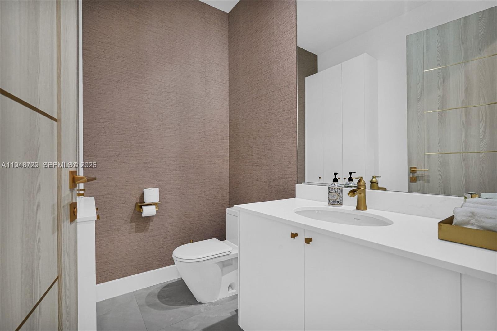 TRUMP TOWER ONE - Residential