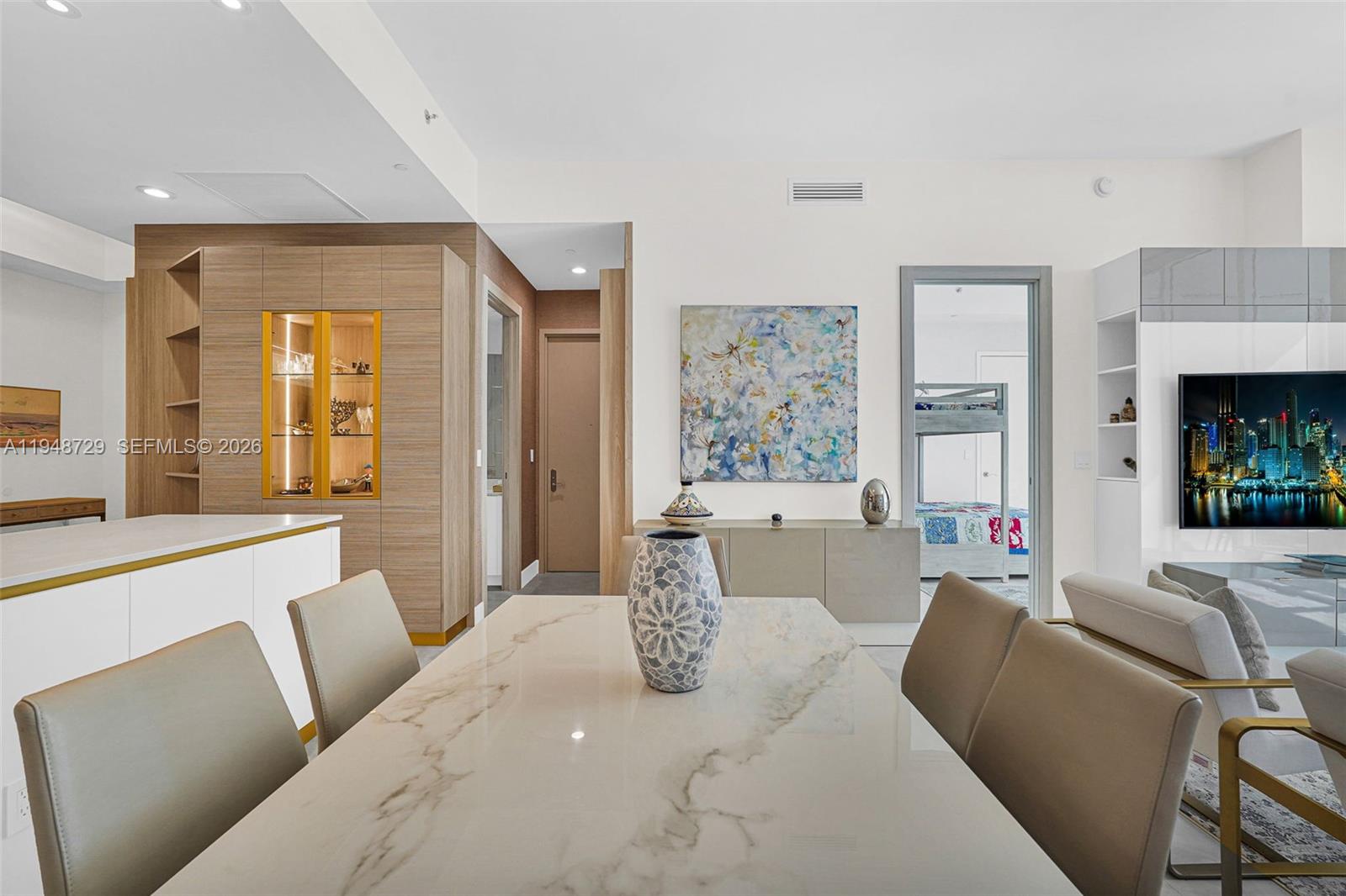 TRUMP TOWER ONE - Residential