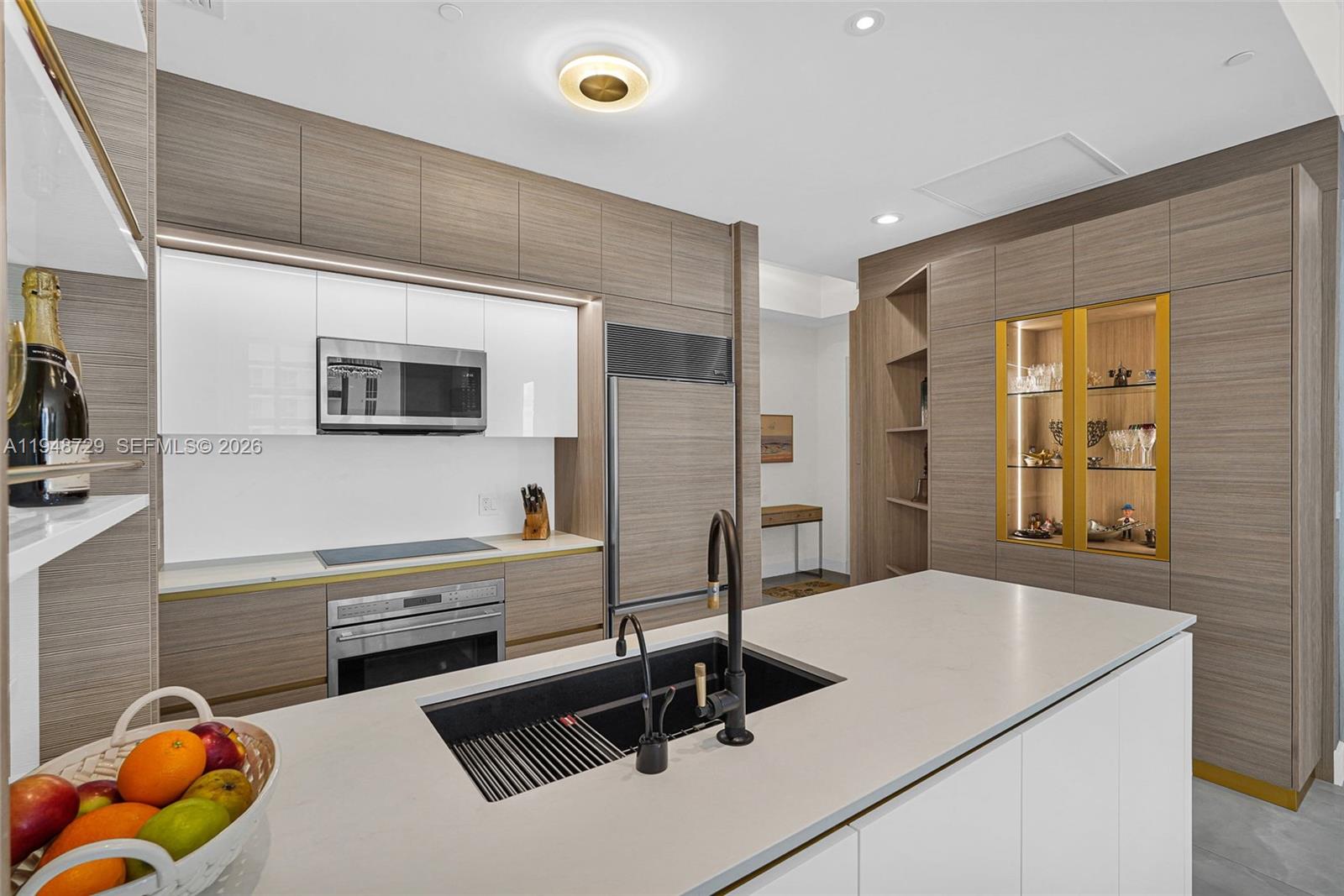 TRUMP TOWER ONE - Residential