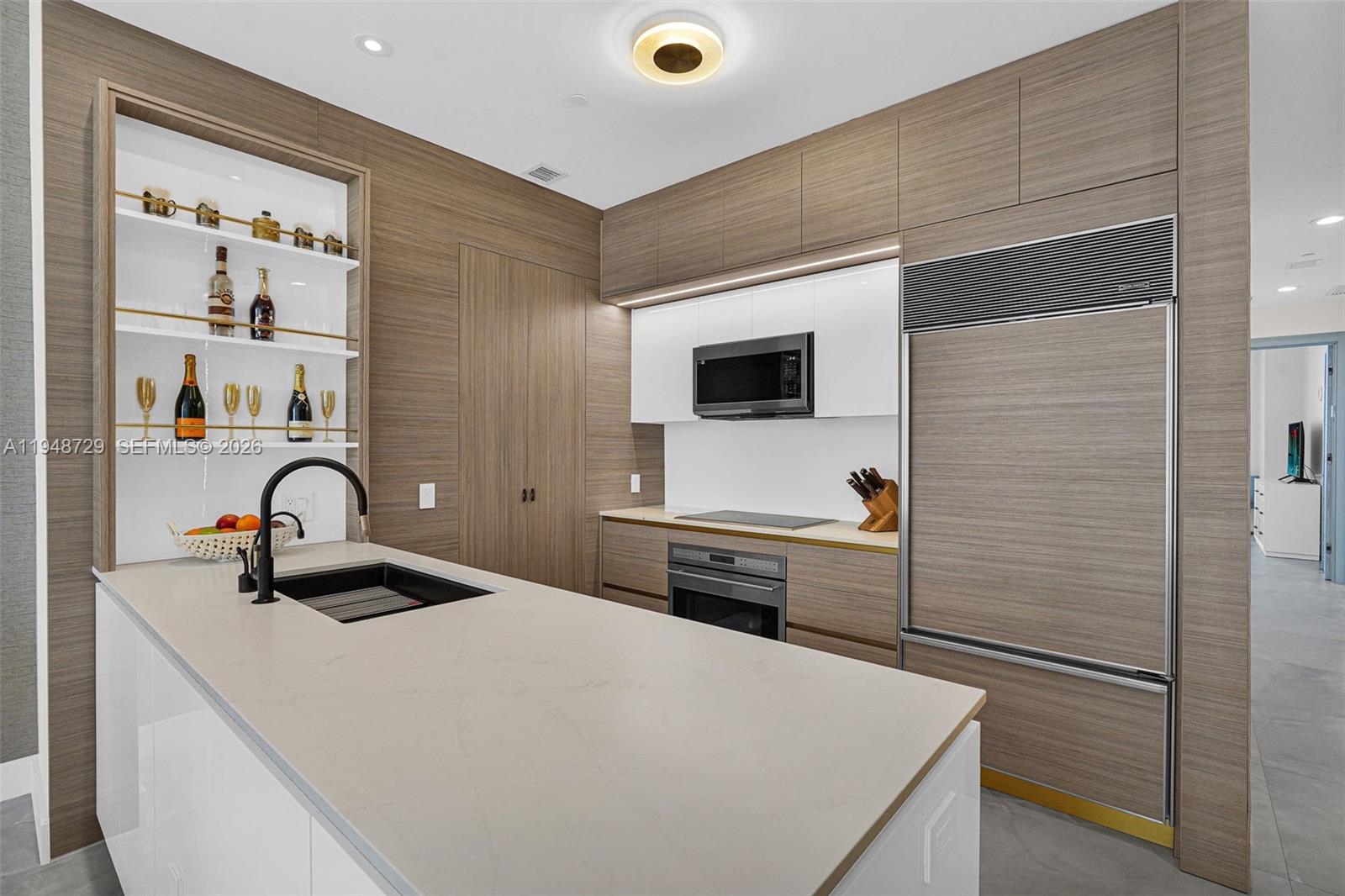 TRUMP TOWER ONE - Residential