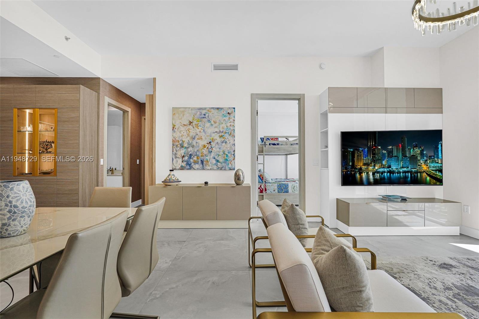 16001 Collins Ave 3402, Sunny Isles Beach, FL, 33160/$1,899,000 4 16001 Collins Ave 3402