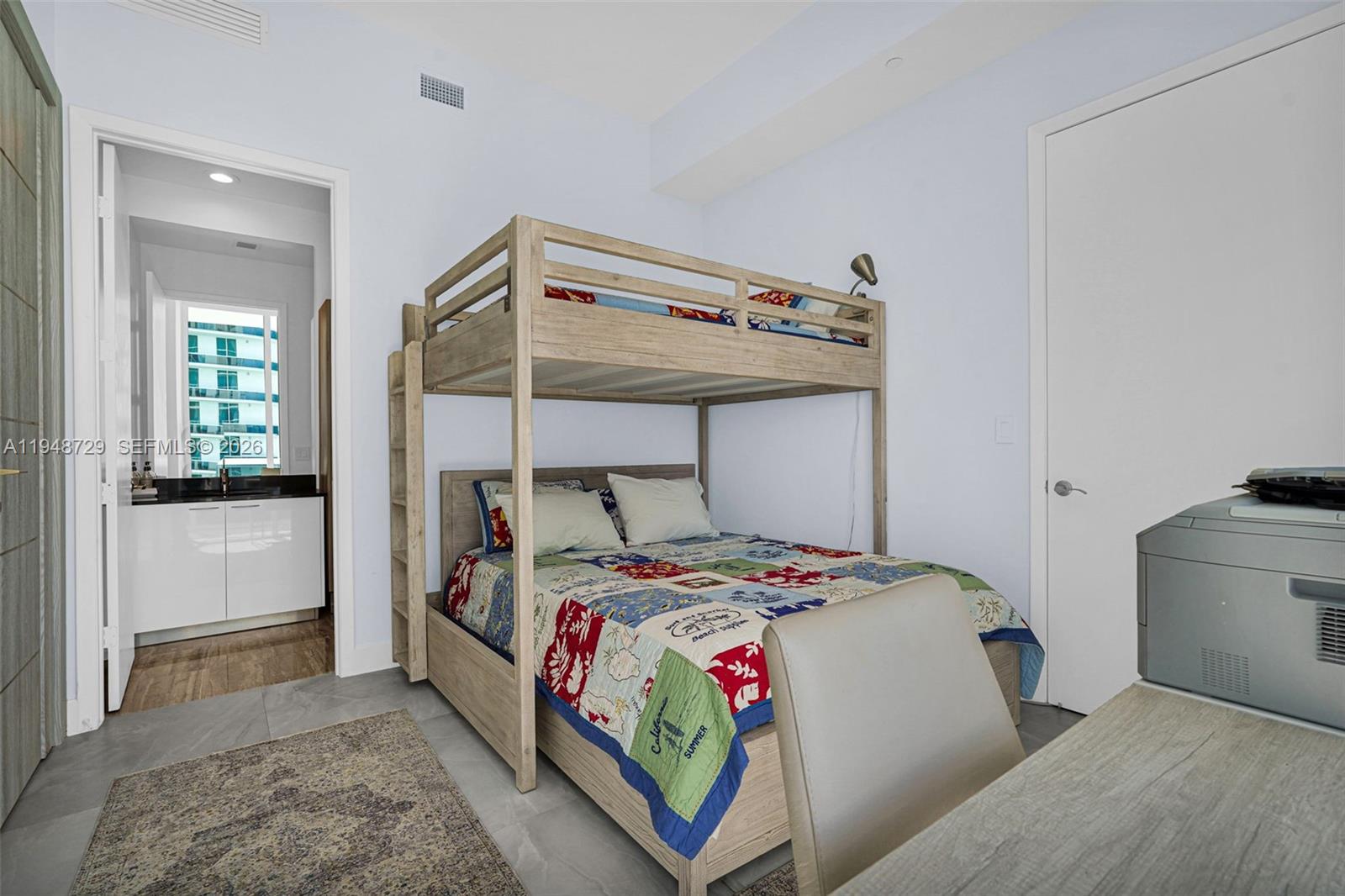 TRUMP TOWER ONE - Residential