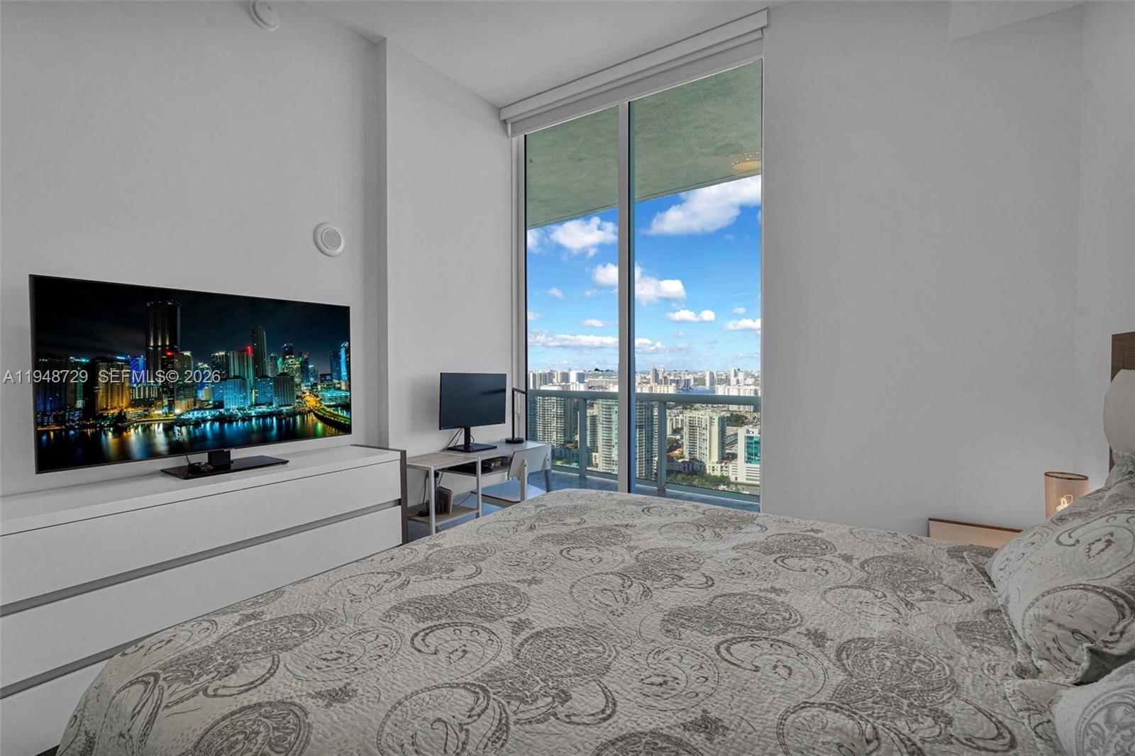 TRUMP TOWER ONE - Residential