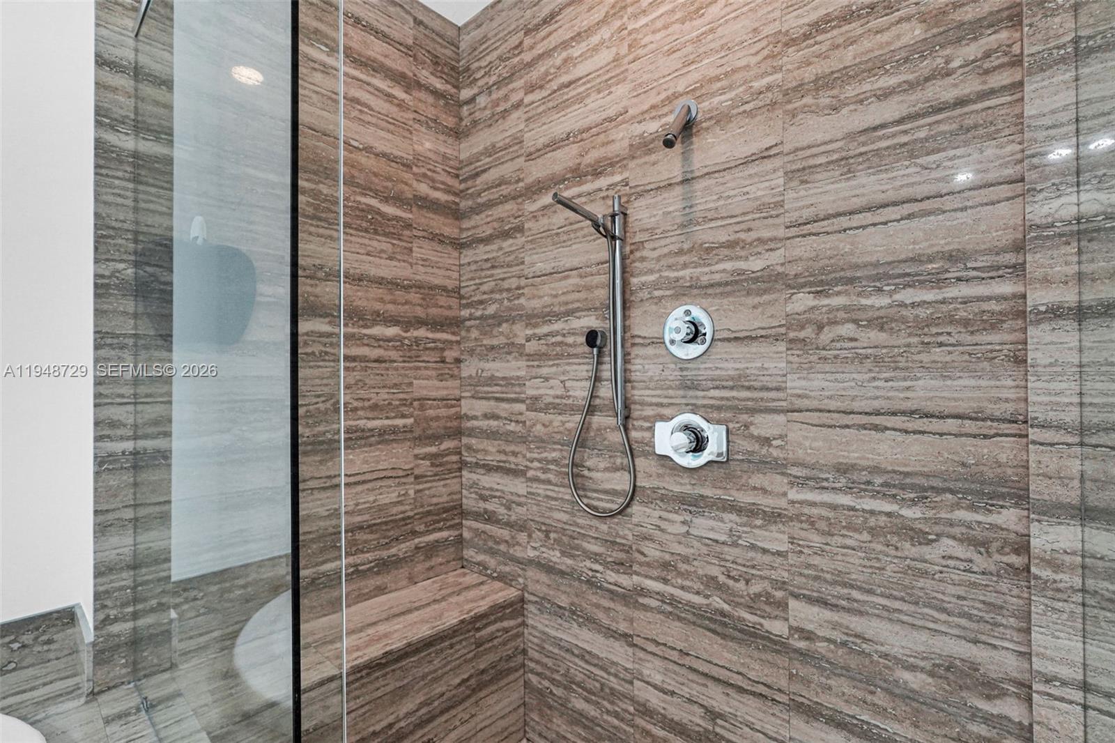 TRUMP TOWER ONE - Residential