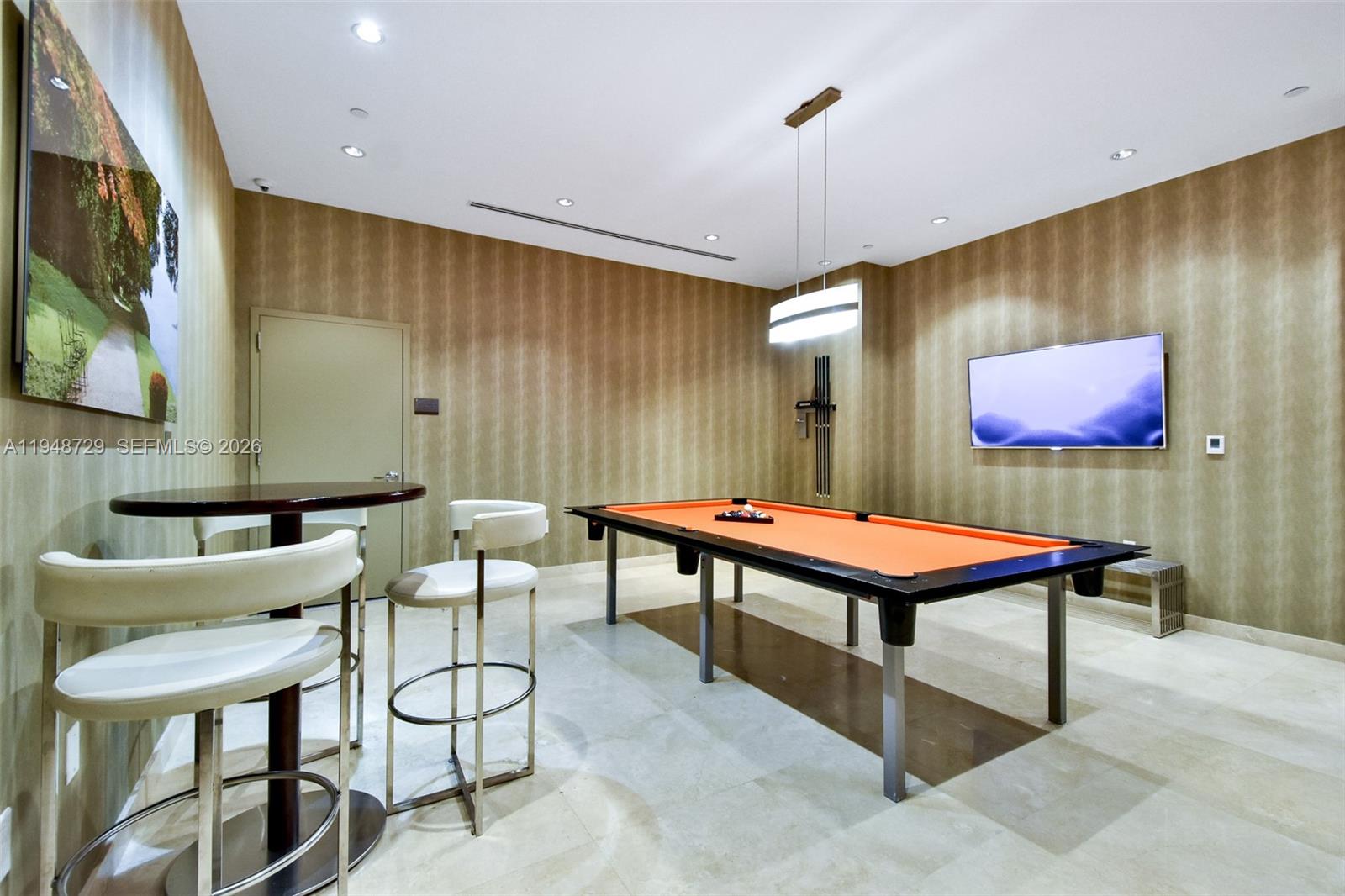 TRUMP TOWER ONE - Residential