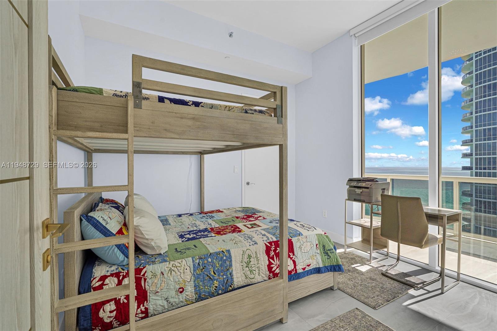 TRUMP TOWER ONE - Residential