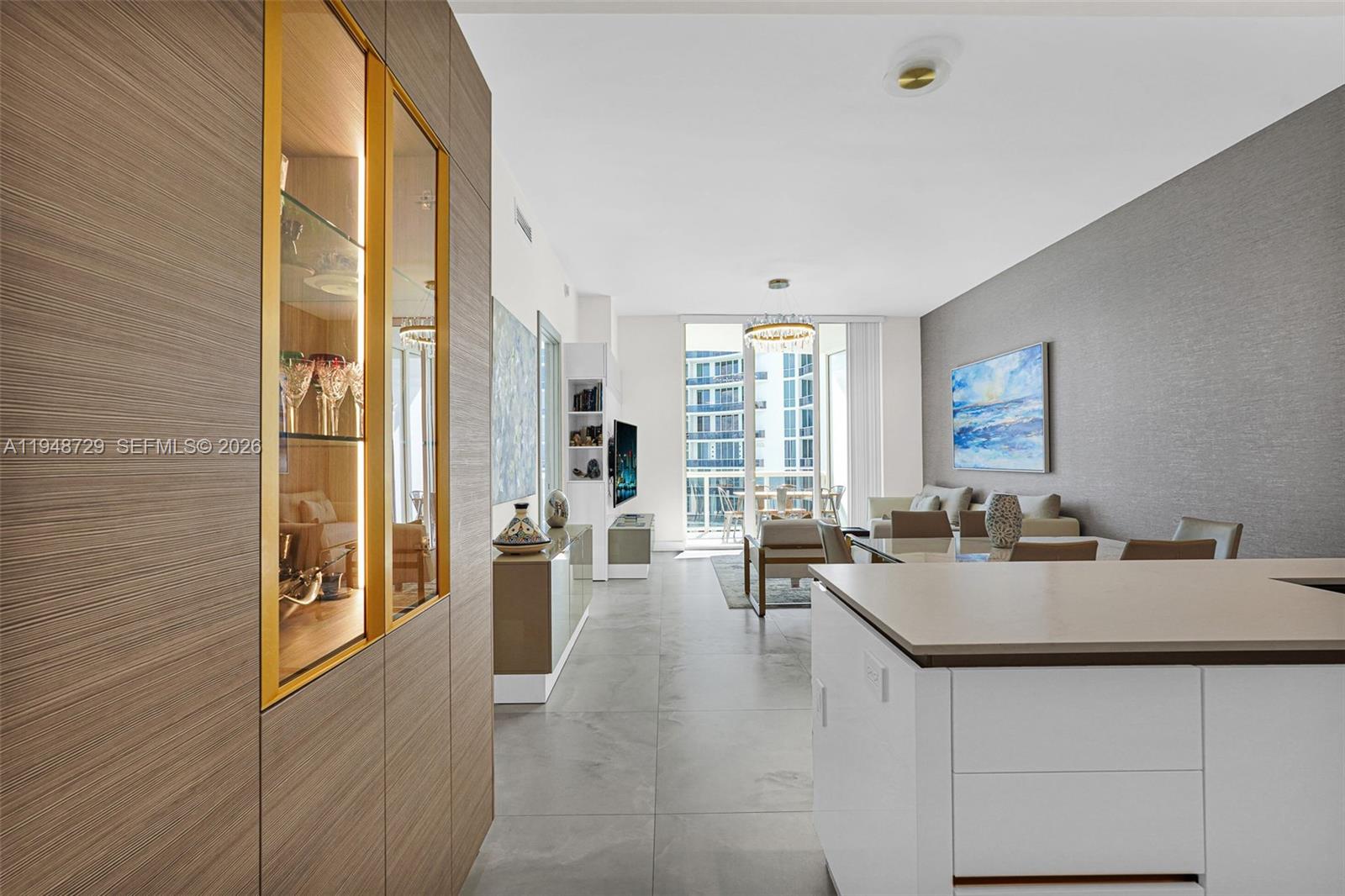 TRUMP TOWER ONE - Residential