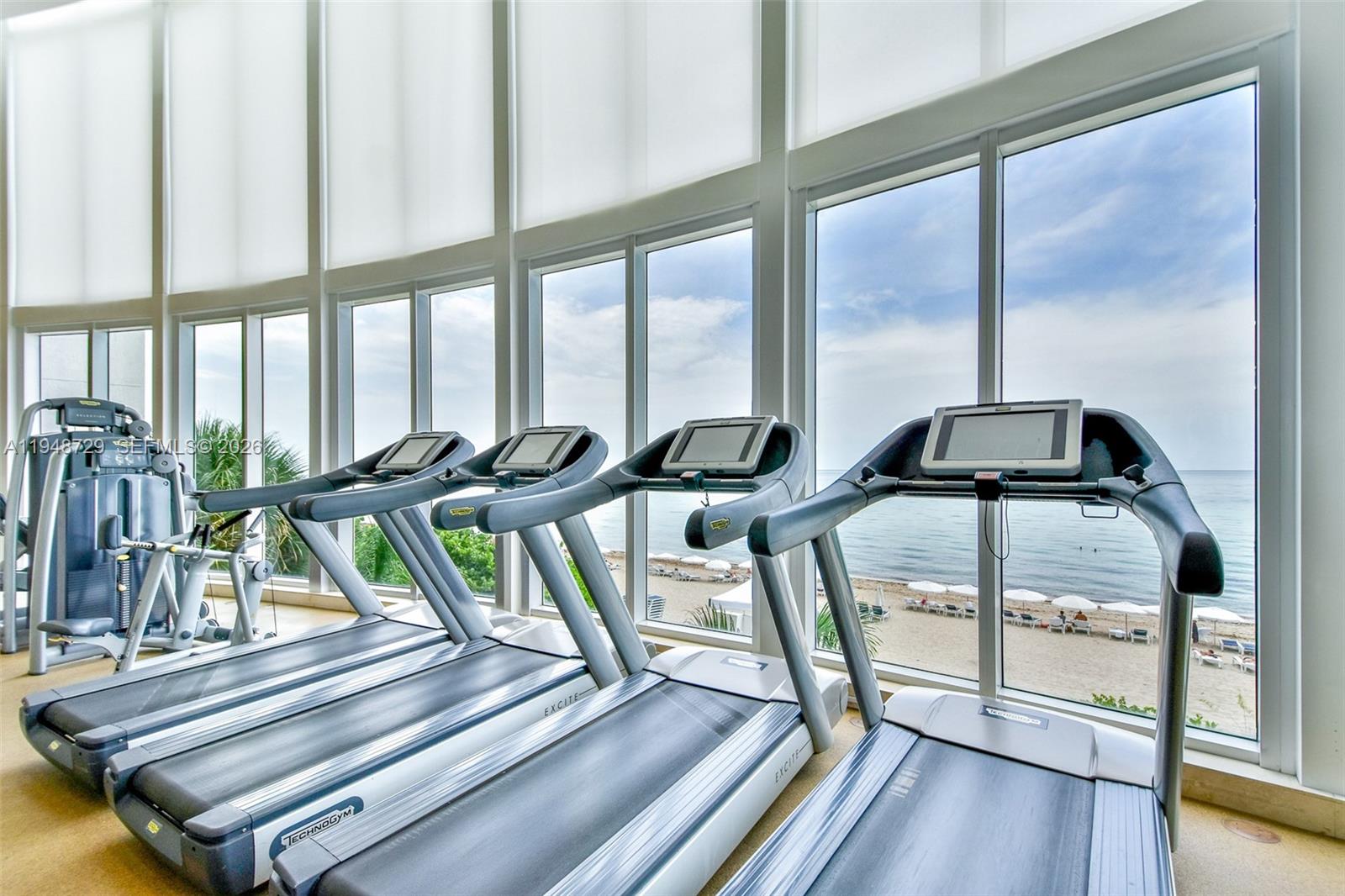 TRUMP TOWER ONE - Residential