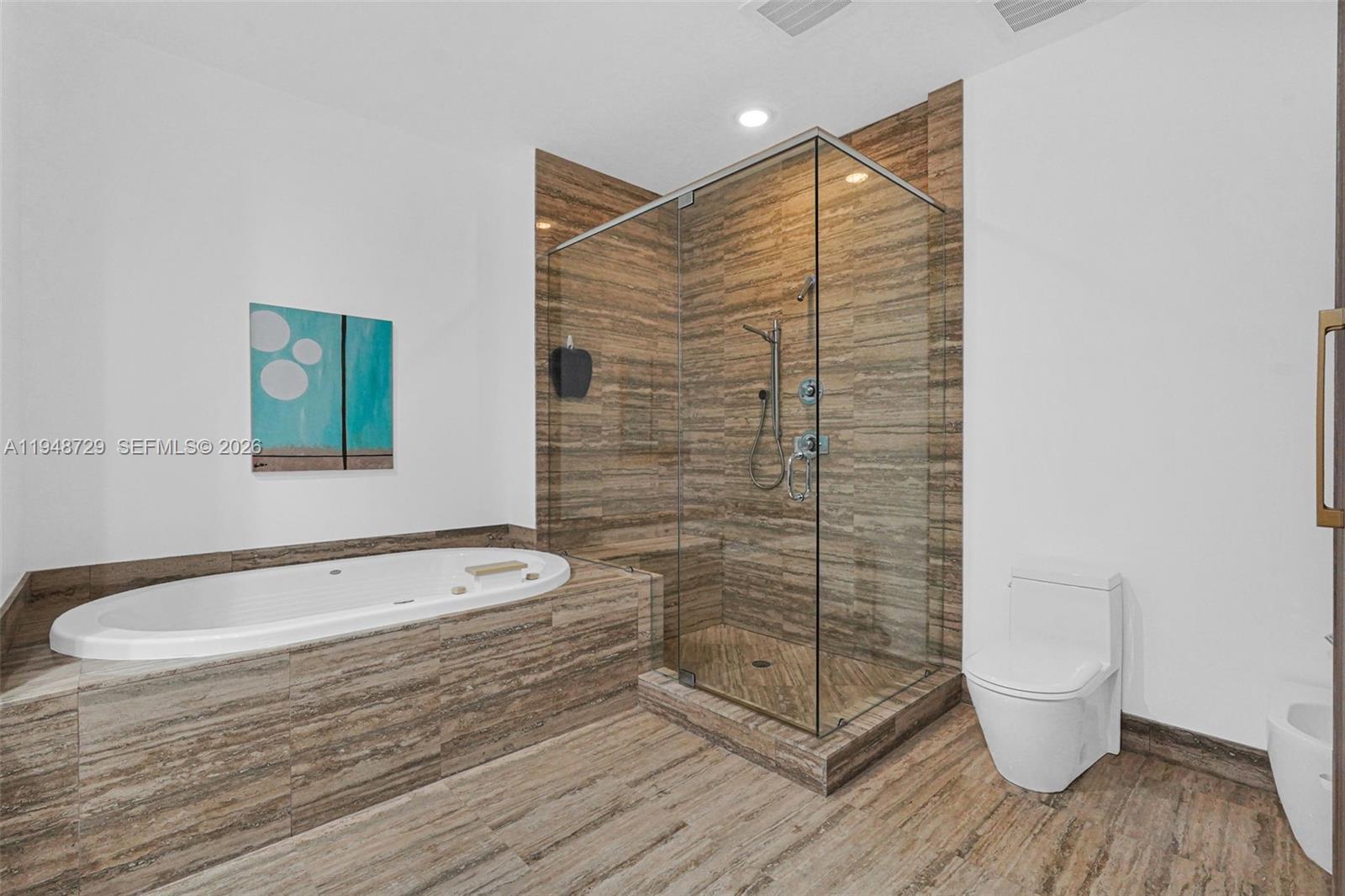 TRUMP TOWER ONE - Residential