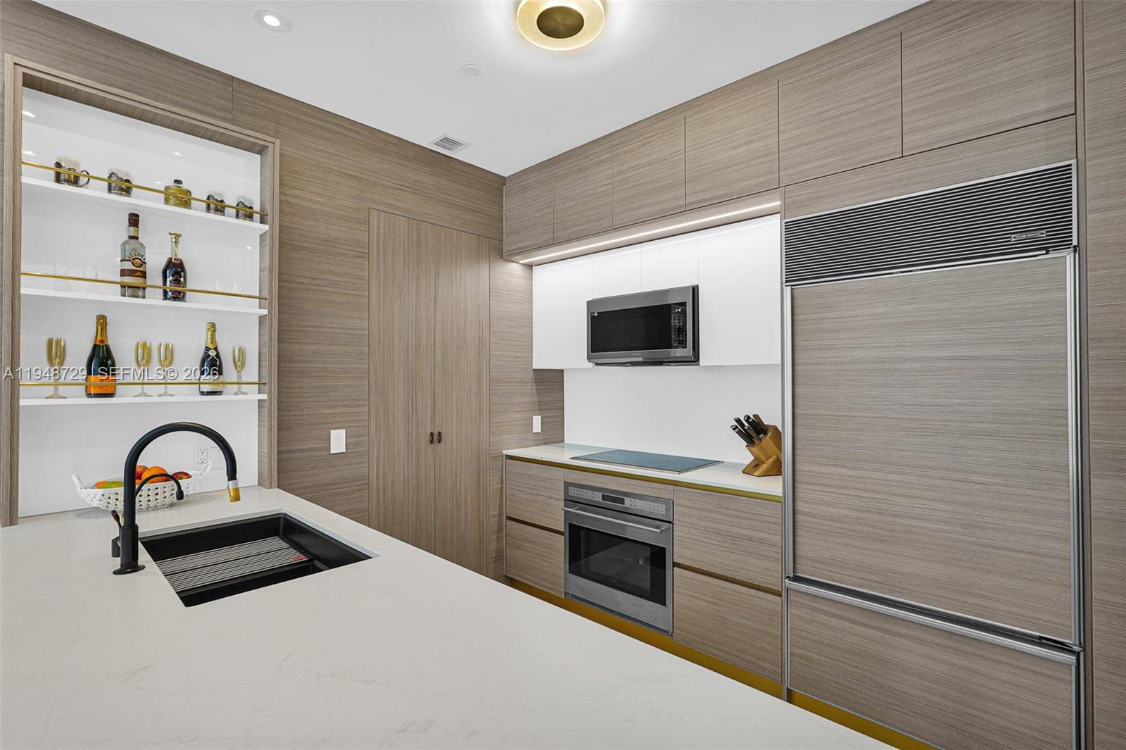 TRUMP TOWER ONE - Residential