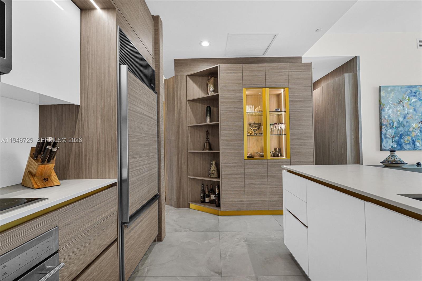 TRUMP TOWER ONE - Residential