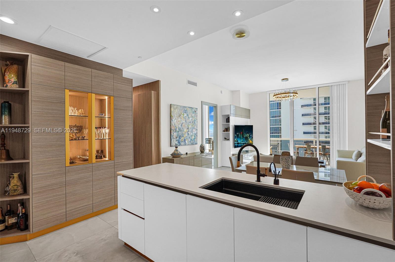 TRUMP TOWER ONE - Residential