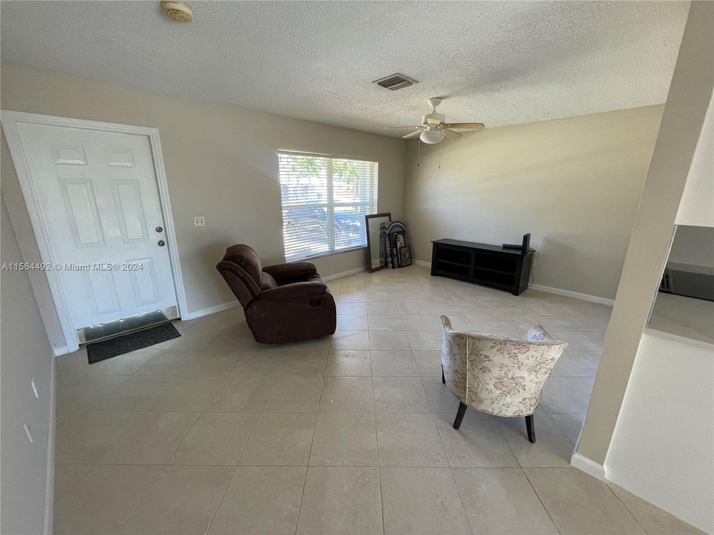 Photo of 673 SW Branford Dr, Port Saint Lucie, FL 34983 (MLS # A11564492)