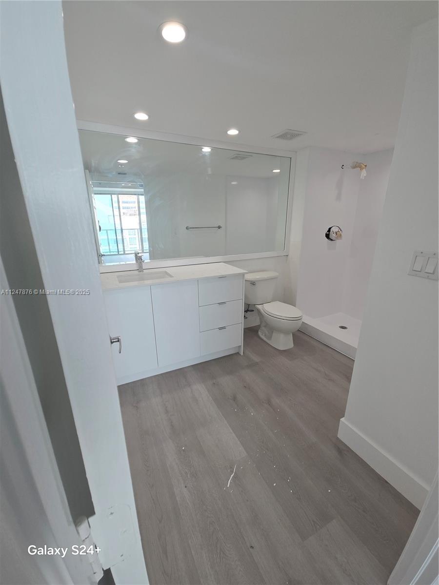 THE MARK ON BRICKELL COND - Residential