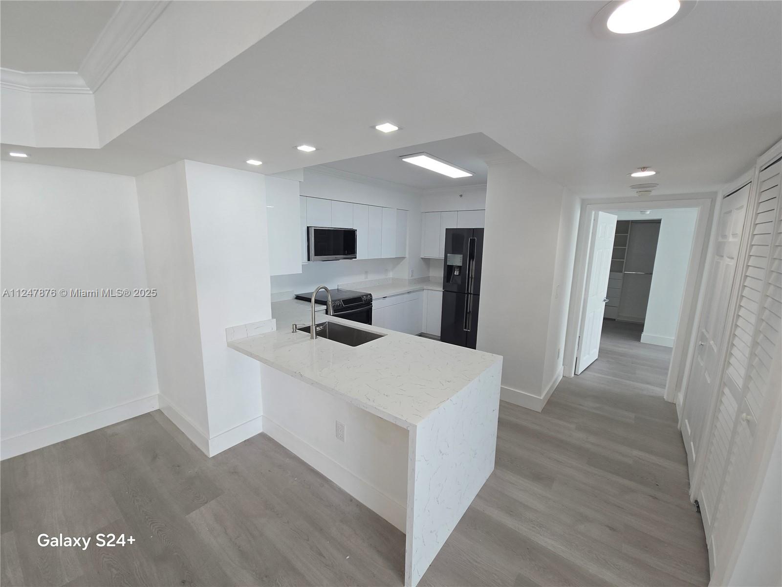 THE MARK ON BRICKELL COND - Residential