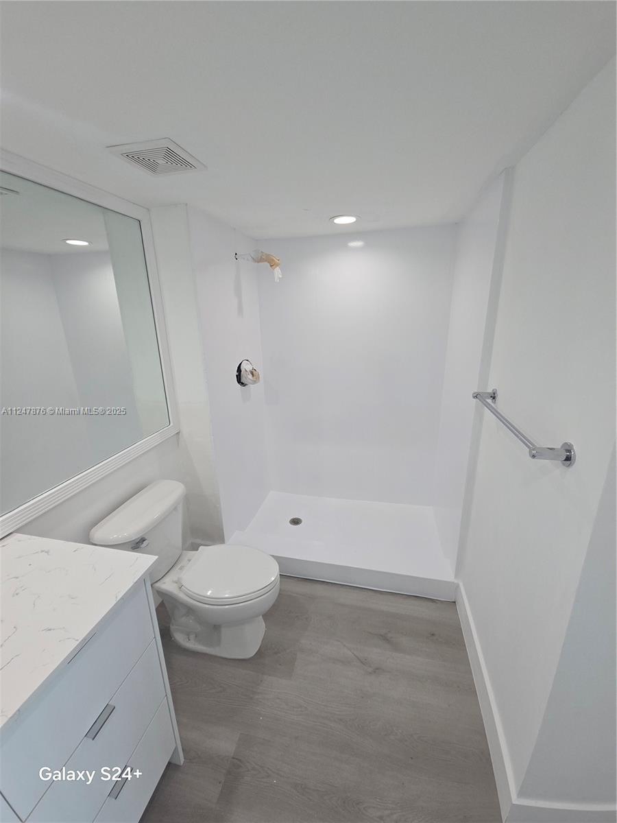 THE MARK ON BRICKELL COND - Residential