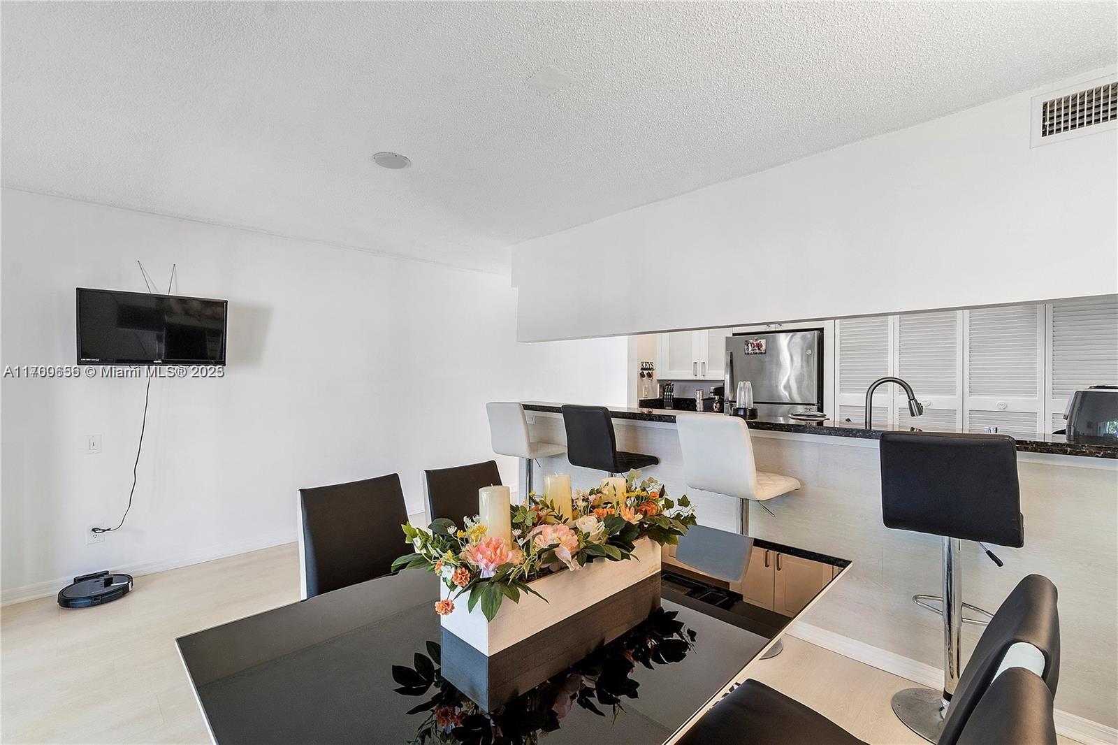 5236 NE 6th Ave G25