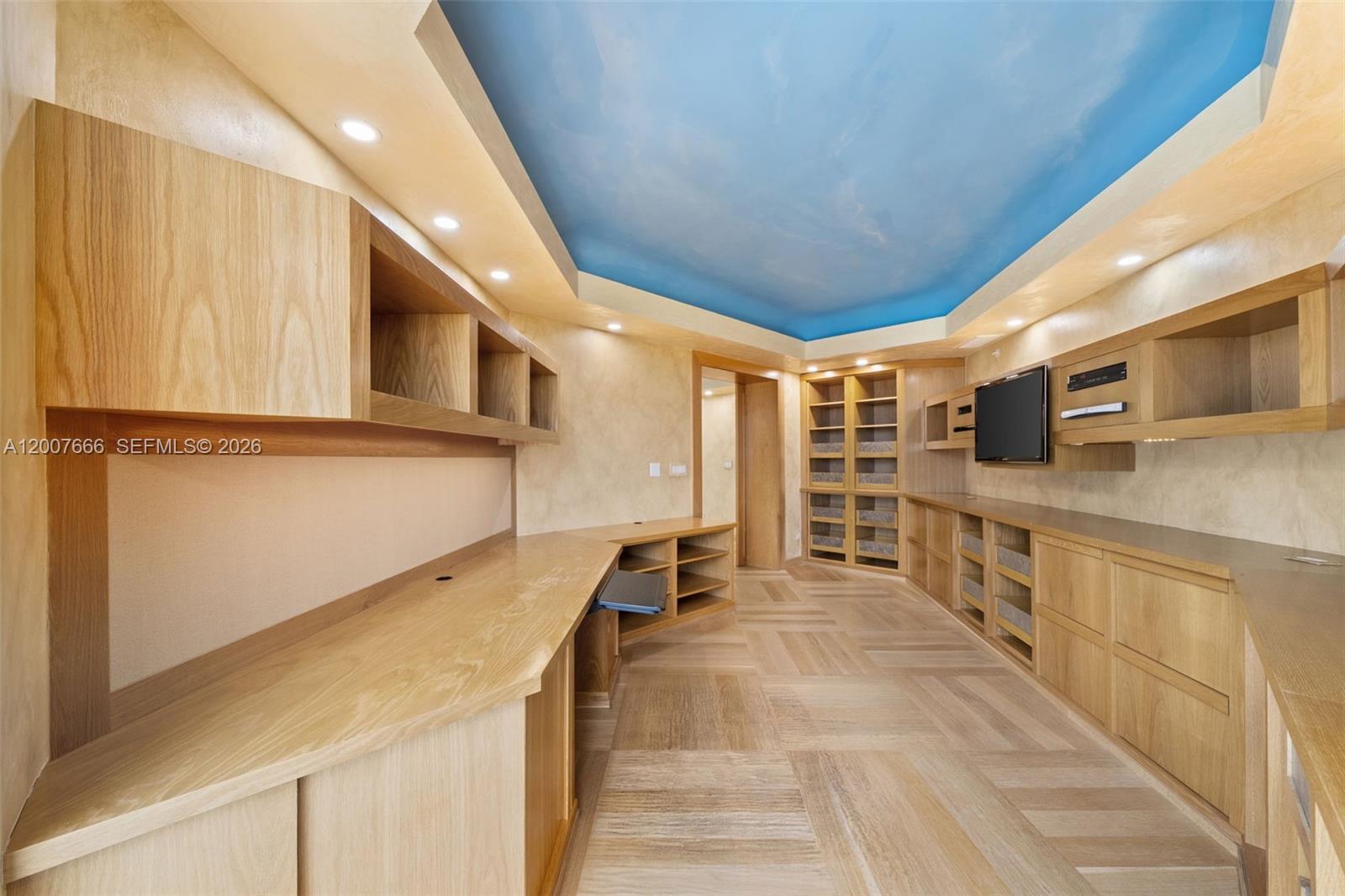 BAL HARBOUR TOWER CONDO - Residential