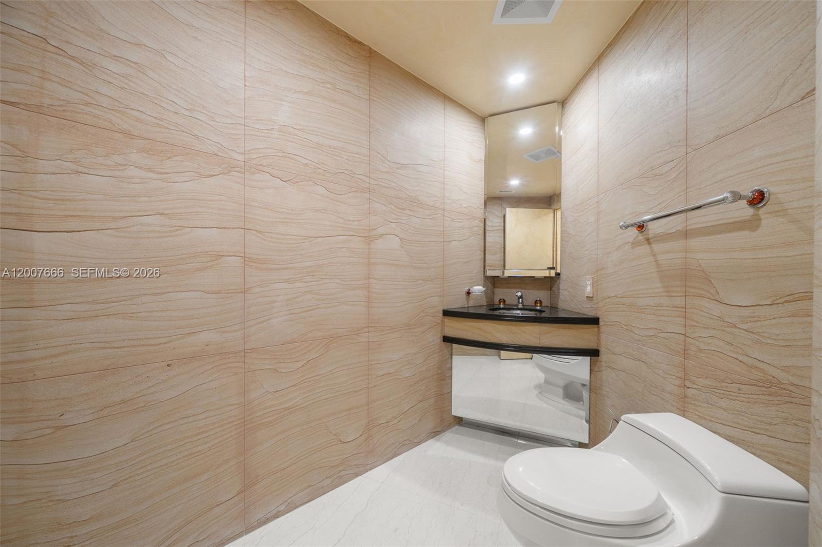 BAL HARBOUR TOWER CONDO - Residential