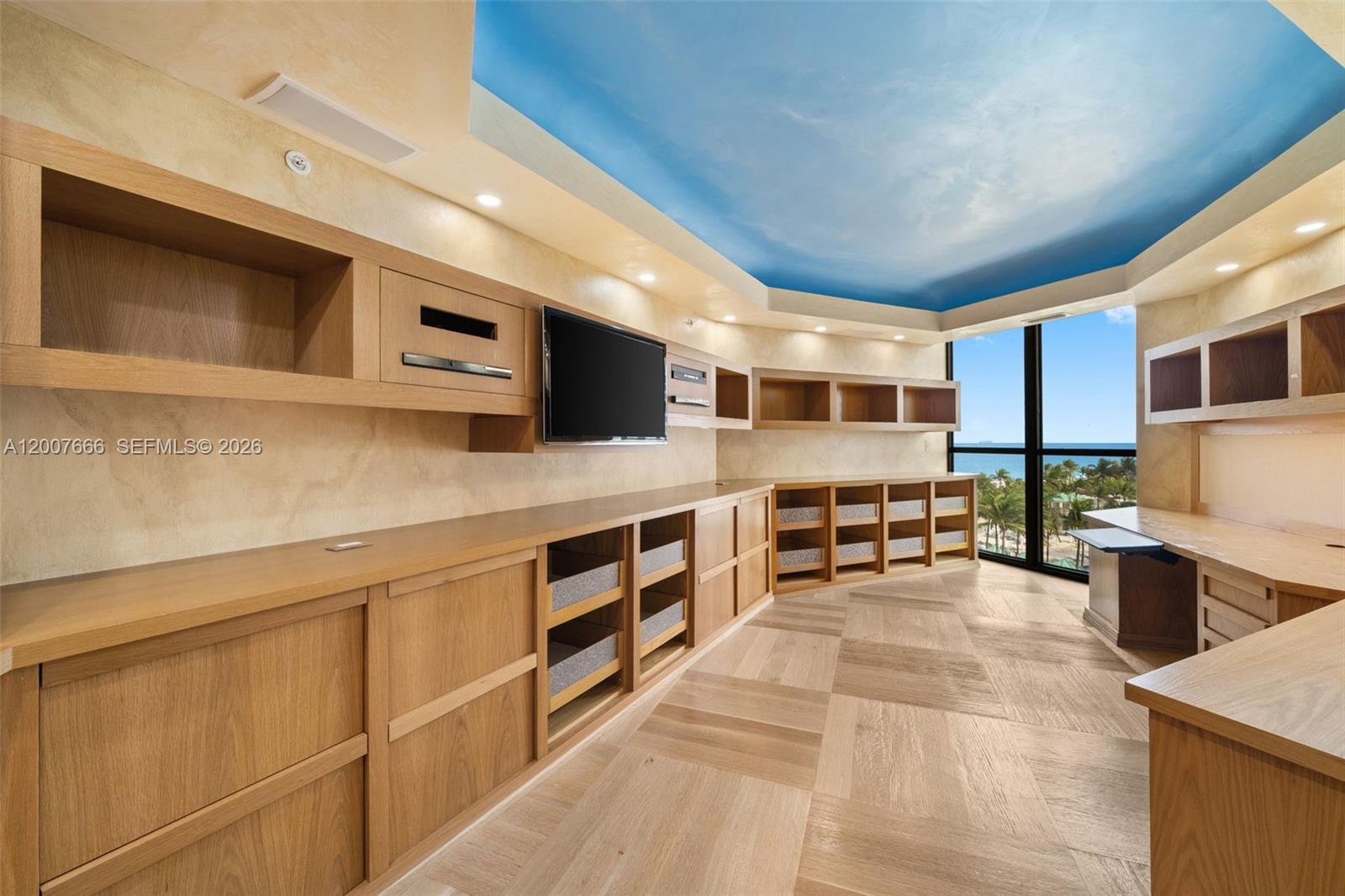BAL HARBOUR TOWER CONDO - Residential