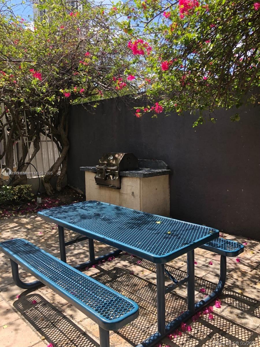 MADISON DOWNTOWN CONDO - Residential