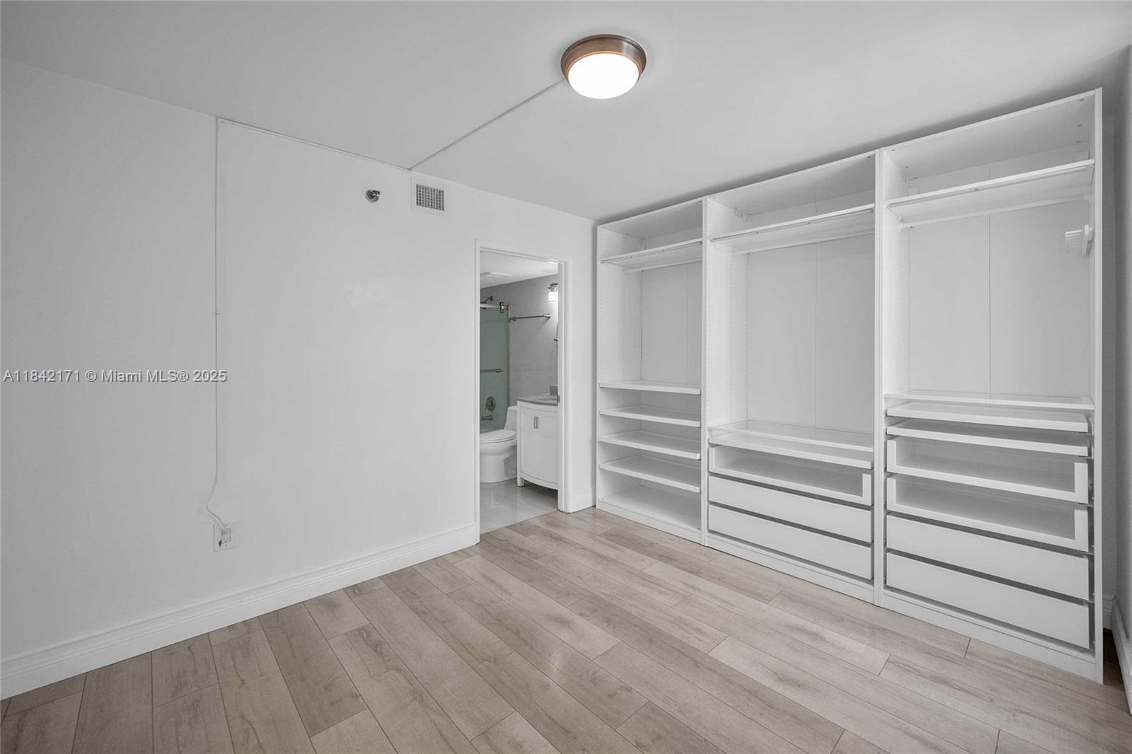 MADISON DOWNTOWN CONDO - Residential